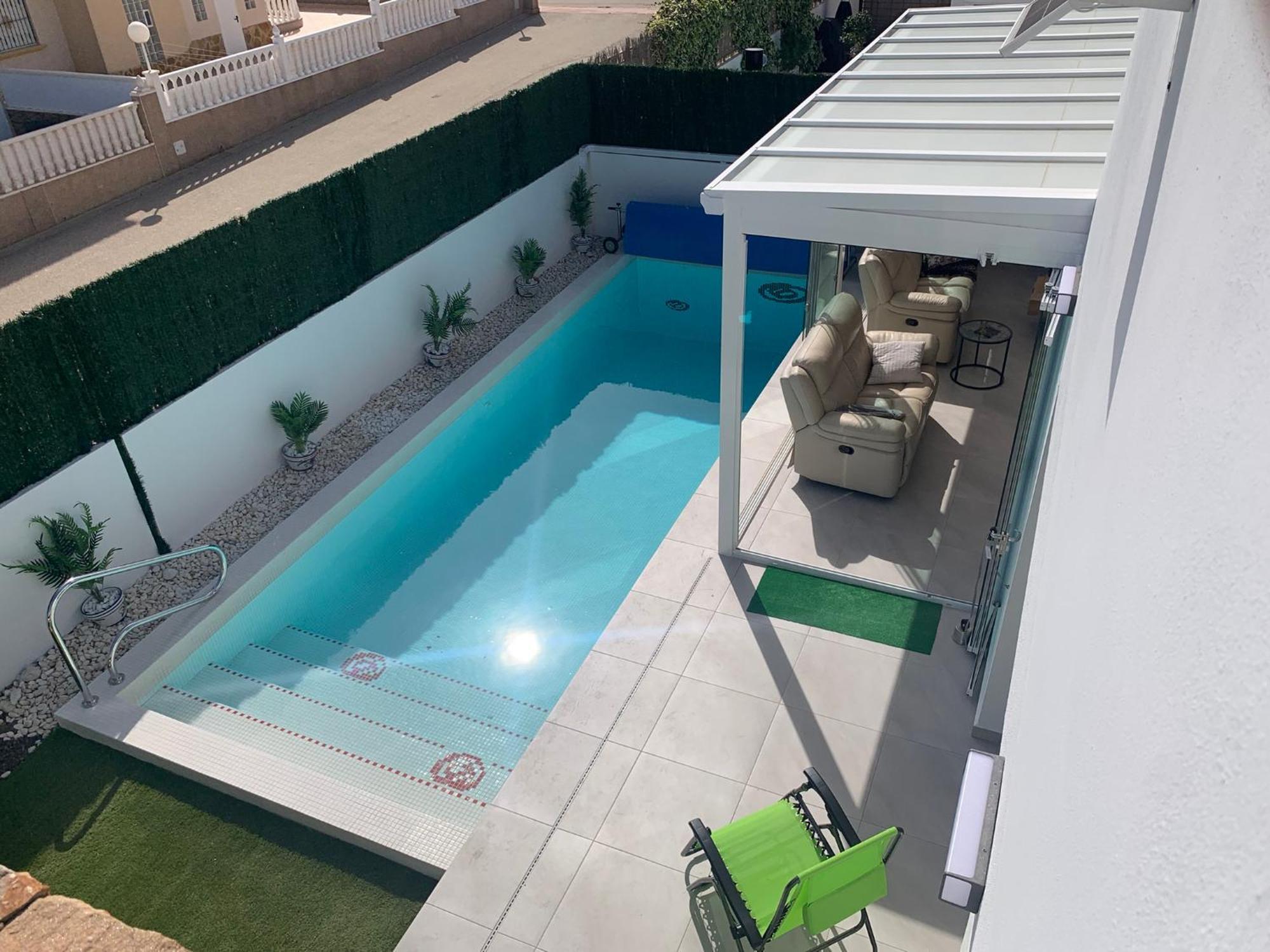 Luxe Met Verwarmd Zwembad