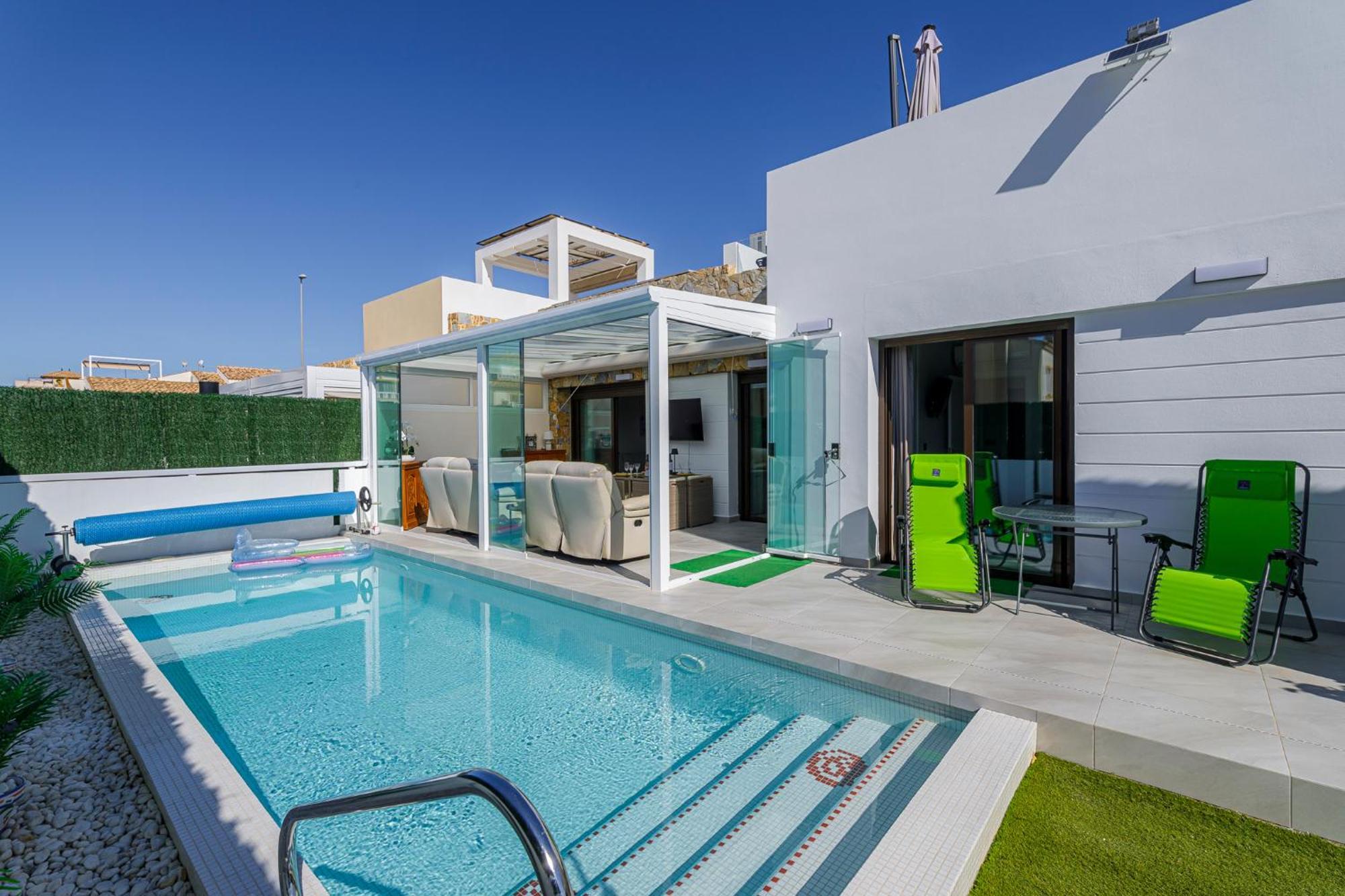 Luxe Met Verwarmd Zwembad Villa *