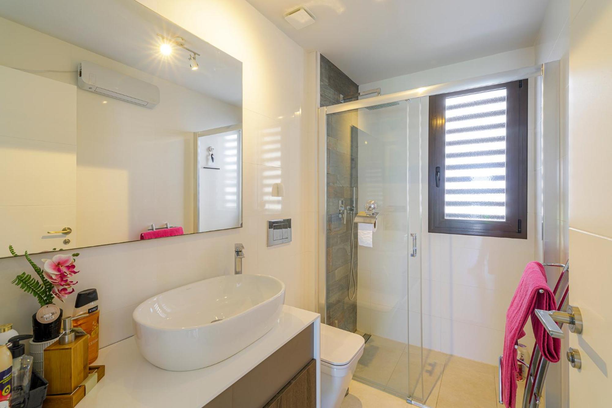 Luxe Met Verwarmd Zwembad Villa