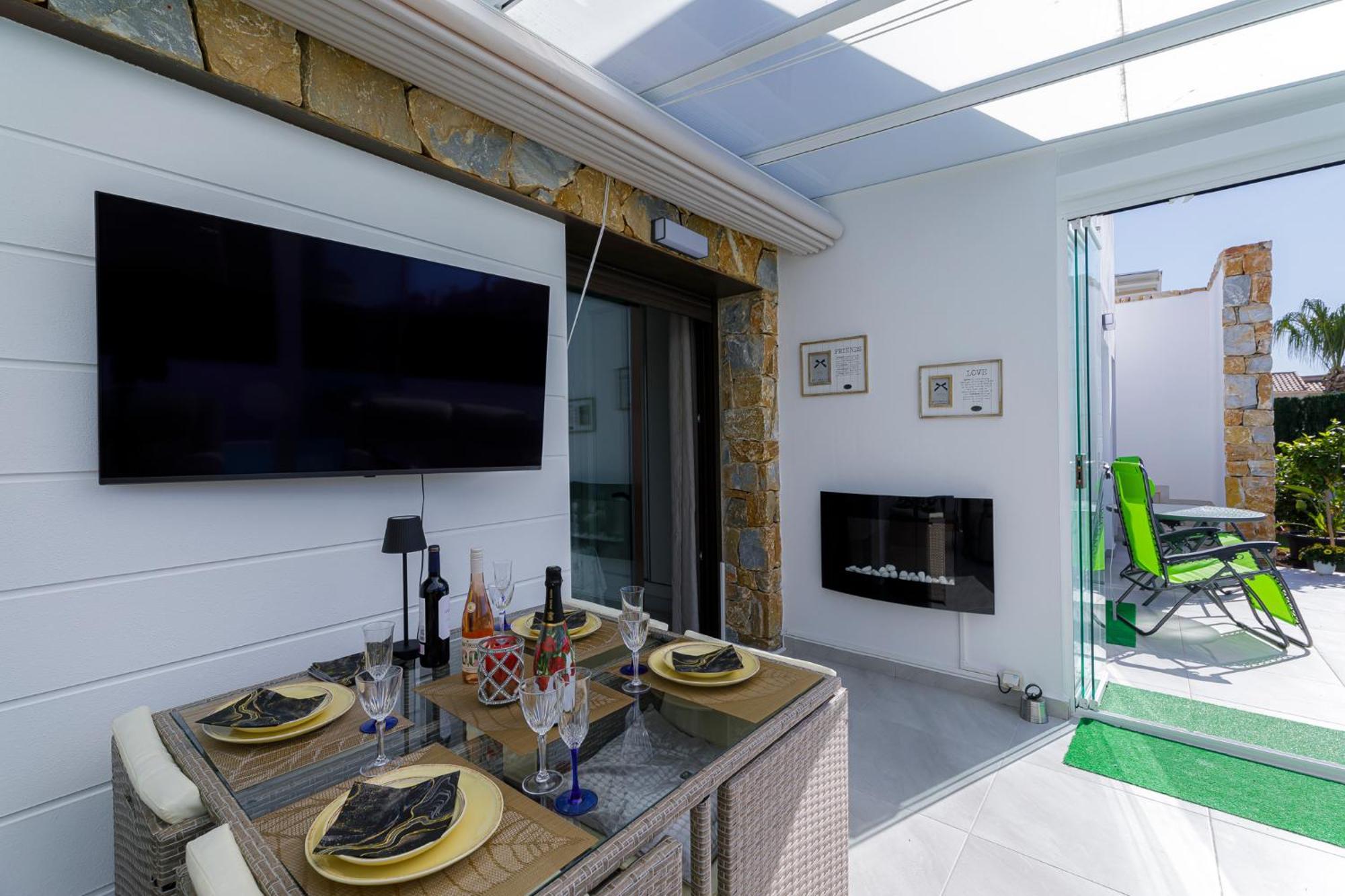 Luxe Met Verwarmd Zwembad